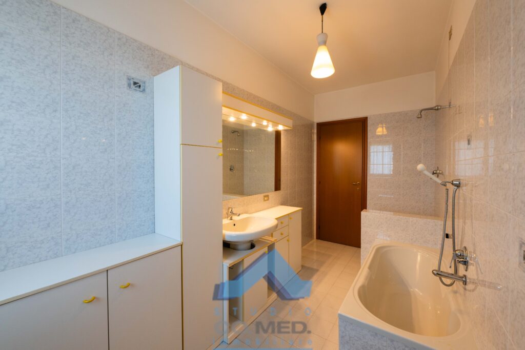 CO.MED - - TRILOCALE Bergamo (BG)